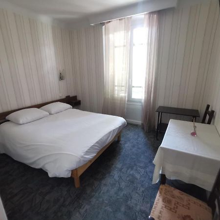 Hotel Le Tourisme Эмбрён Экстерьер фото